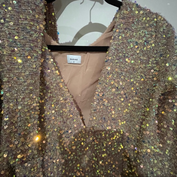 Wore once, it’s size 6 but easy fit for8-10. Perfect for Christmas or NYE party - Picture 3 of 5